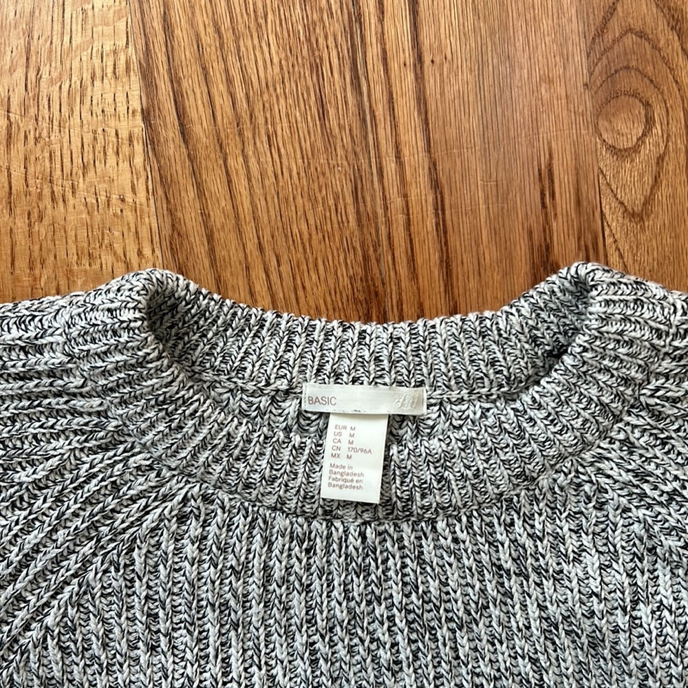 H&M basic sweater - Picture 4 of 4
